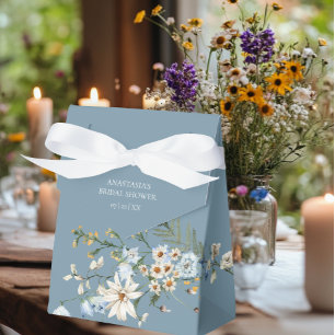 Lantlig dammig blå vildblommor & tusenskönor dusch presentaskar