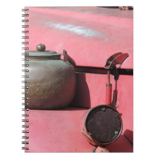 Lantlig urblekt röd Land Rover afrikansk Anteckningsbok Med Spiral