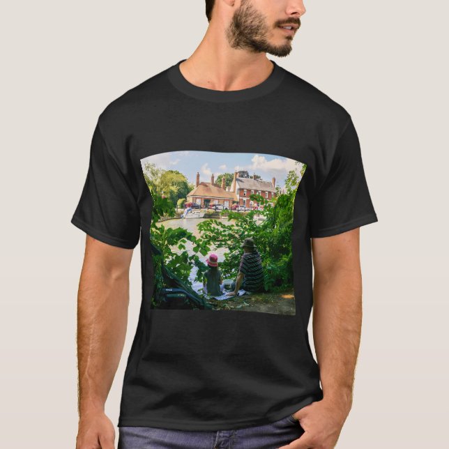 Lantliga landsflickor fiskar också t shirt (Framsida)