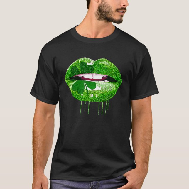Läppande Shamrock Roligt St Patrick's Day T Shirt (Framsida)