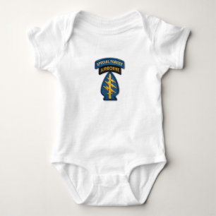 Lappar gröna basker för speciella styrkor T-trö T Shirt