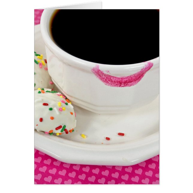 läppstift på kaffe kopp med kakor namn hälsningskort (Framsidan)