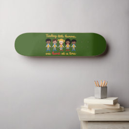 LÄRA LITE MÄNNISKOR ETT HJÄRTA I SIG MINI SKATEBOARD BRÄDA 18,5 CM