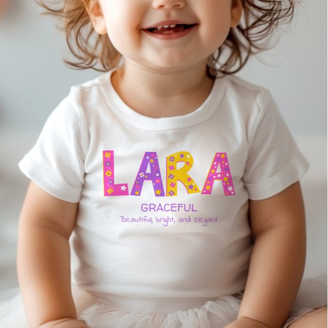 Lara tjejer namn betyder rosa lila Blomstjärna T Shirt (Skapare uppladdad)