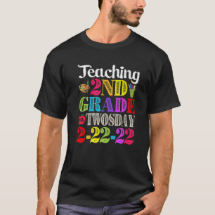 Lärare Aka Math Laching 2Nd Klass den 2-2 T Shirt