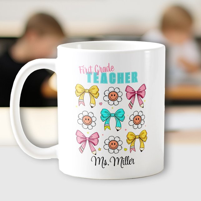 Lärare Back to school Cute Bow Pencil Namn Kaffemugg (Teacher Back To School Cute Bow Pencil Name Coffee Mug)
