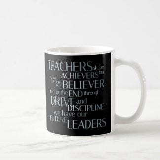 Lärare formar achievers kaffemugg