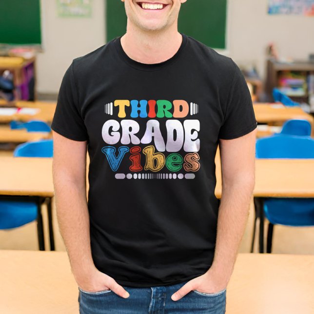 Lärare från tredje Klass Vibes Back to school Stud T Shirt (Skapare uppladdad)