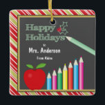 Lärare Glad helg Chalkboard Apple<br><div class="desc">Julgran har en krita,  ett rödäpple och färg pennor. Texten på resultattavlan lyder: glad helg. Med anpassadets text kan du lägga till lärarens namn och ditt eget namn. De gör en julklapp för en speciell lärare i fantastisk.</div>