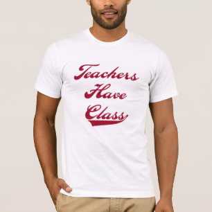 Lärare har att klassificera rött t-shirt