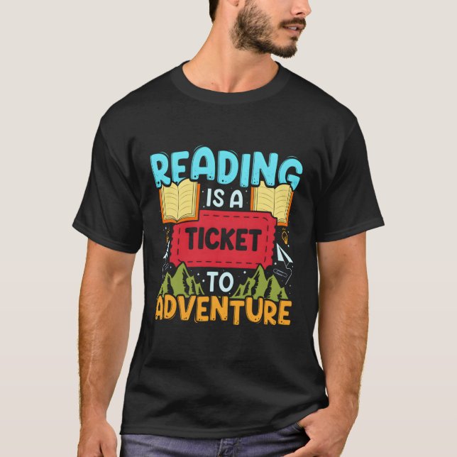 Lärare i Äventyr Student vid Bok T Shirt (Framsida)