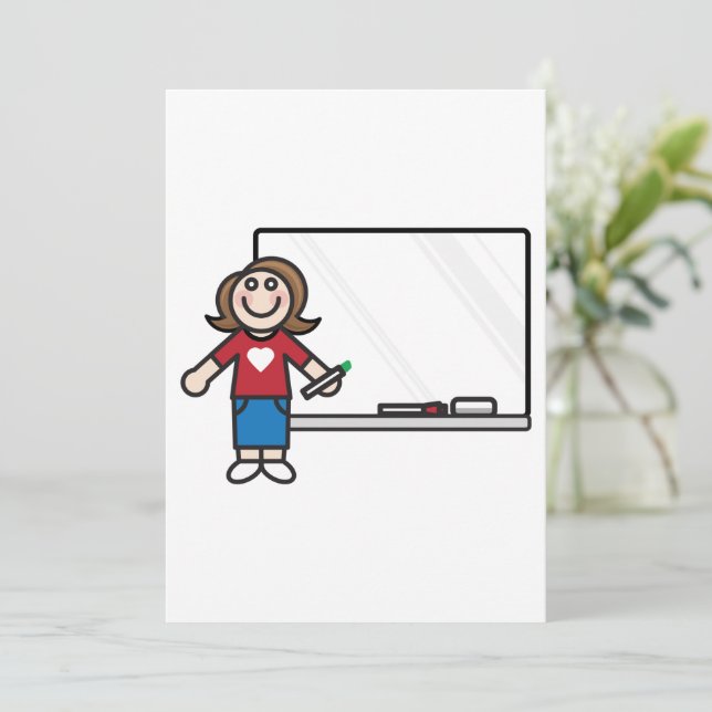 Lärare Och En Whiteboard-inbjudan Inbjudningar (Stående Fram)