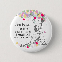 Lärare planterar frön från kunskapsburen träd knapp