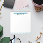 Lärare som ger Anpassningsbar Illustrated Blue Pen Anteckningsblock<br><div class="desc">Anteckningsblocket Lärare Gift Anpassningsbar Illustrated Blue Pencil ger en underbar gåva till Din favoritlärare. Anpassa med en namn för en unik gåva. Läraranteckningar dynor gör underbara helgdag eller årsskiftet. Utformningen har min egen illustration av en penna. Andra tillgängliga alternativ för Färg.</div>