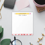Lärare som ger Anpassningsbar Illustrated Gult Pen Anteckningsblock<br><div class="desc">Anteckningsblocket Ljudpenna för Gult med Anpassningsbarna Lärarskiva i  är en underbar gåva till Din favoritlärare. Anpassa med en namn för en unik gåva. Läraranteckningar dynor gör underbara helgdag eller årsskiftet. Utformningen har min egen illustration av en penna. Andra tillgängliga alternativ för Färg.</div>