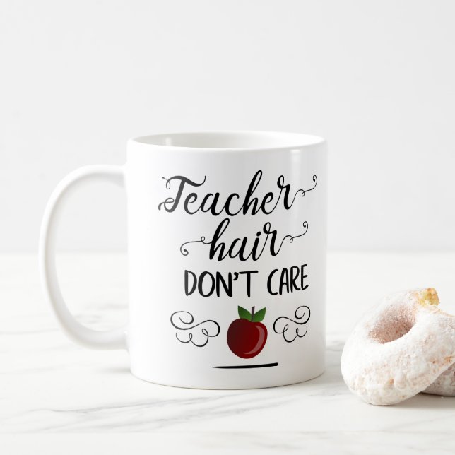 Lärarfrisyr spelar ingen roll typografi lärare kaffemugg (Med munk)