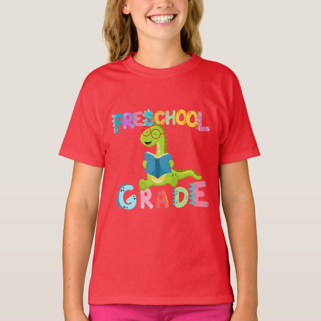 Lärarskolan i KLASS i Dinosaur Preschool T Shirt (Framsida)
