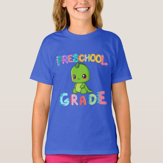 Lärarskolan i KLASS i Dinosaur Preschool T Shirt (Framsida)