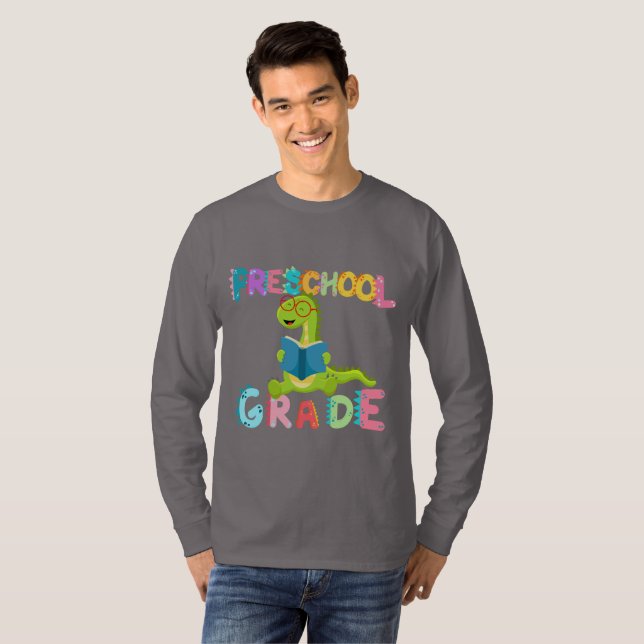 Lärarskolan i KLASS i Dinosaur Preschool T Shirt (Hel framsida)