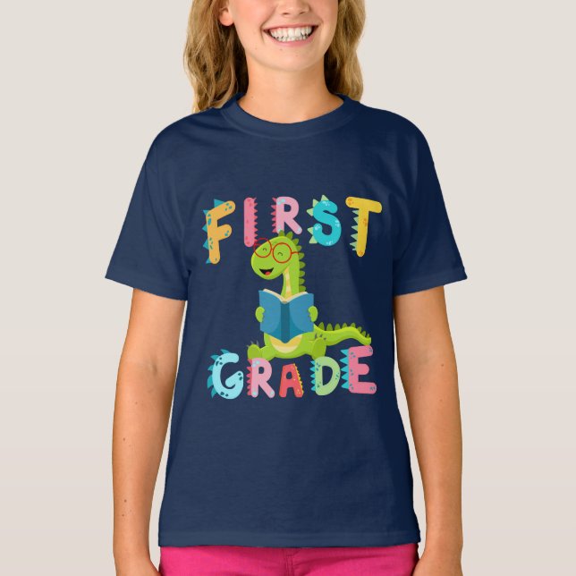 Lärarskolan i student i Dino 1:a KLASS Squad T Shirt (Framsida)