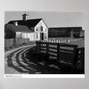 Large Barn and Road, mars 1962 Poster