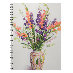 Larkspur och Gladioli i en marockansk vas Anteckningsbok Med Spiral