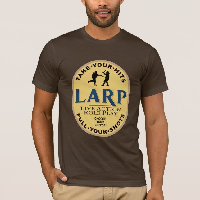 Larp etikettskjorta tee shirt (Framsida)