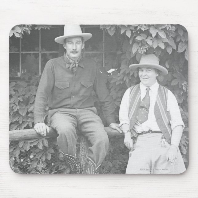 Larry Larom och en posing. för kvinnor Musmatta (Framsidan)