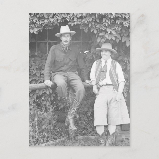 Larry Larom och en posing. för kvinnor Vykort (Framsida)