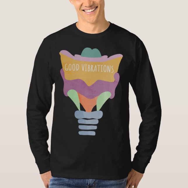 Larynx Pun Good Vibrations T Shirt (Framsida)