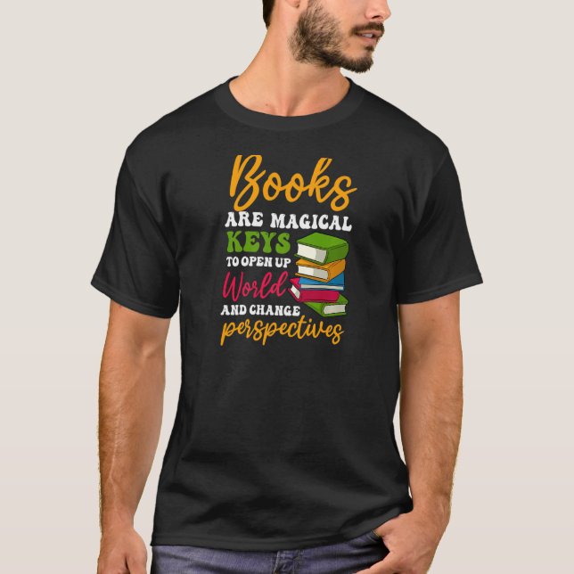 Läs mer om Magic Nycklar Open World T Shirt (Framsida)