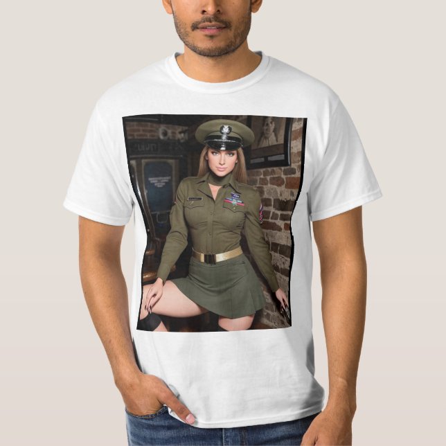 Las mujeres militares también se divierten t shirt (Framsida)