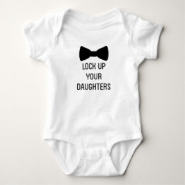 Lås upp dina döttrar tee shirt