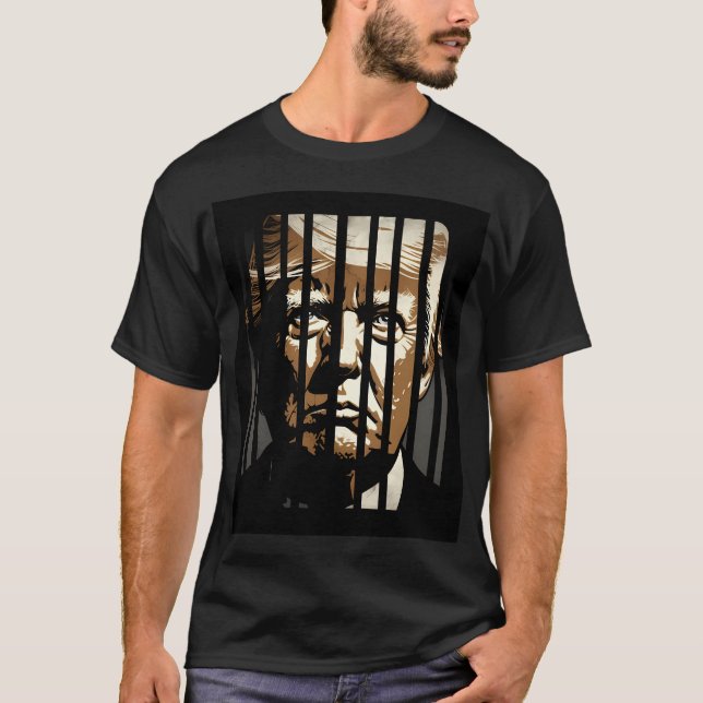 Lås upp honom - Lustigt Donald Trump i fängelset - T Shirt (Framsida)