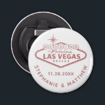 Las Vegas Bröllop Date Favor Magnetic Rosa Flasköppnare<br><div class="desc">En roligt och nyttig tjänst eller brudens sida-gåva till ett Las Vegas-destinationsbröllop är den rosan i guld och den vita magnetiska flaska-öppnaren i ro med anpassningsbarna "bröllop in fantous Las Vegas-skylt" och personligens namn- och bröllop-datum. De är också prisvärda och har roligtar! Bakgrunden till färg kan ändras så att den...</div>