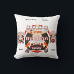 Las Vegas Bröllop Gift Kudde<br><div class="desc">Vegas bröllop,  vare sig det är din eller din familj och dina vänner. En underbar design från sin stad.</div>