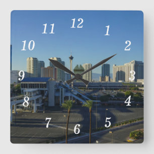 Las Vegas Strip Ahead Wall Clock Fyrkantig Klocka