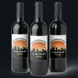 Las Vegas Strip Solnedgång Anpassad Semester Vinflaska Etikett<br><div class="desc">Cool anpassad Las Vegas-siluett vid solnedgången vinsetikett för din familjesemester eller sängvättsfestresa till staden av ljus. Spela från soluppgång till solnedgång i denna stad.</div>