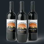 Las Vegas Strip Sunset Anpassningsbar Vacation Vinflaska Etikett<br><div class="desc">Coola anpassningsbar Las Vegas skyline vid solnedgången vin för din familjerester eller reklamfest resa till staden ljus. Spelet från soluppgången till solnedgången i den här staden.</div>