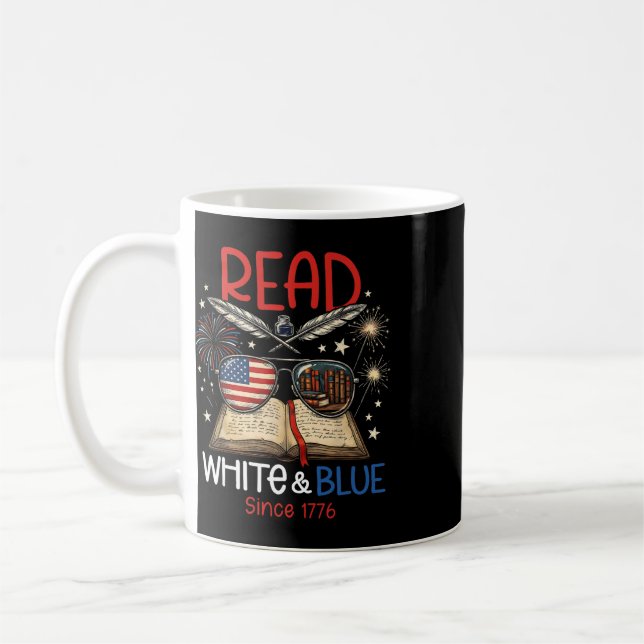 Läs Vit Blå Sedan 1776 Patriotisk Bokälskare 4:e  Kaffemugg (Vänster)