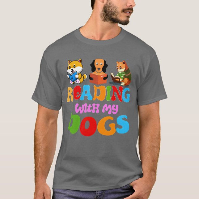 Läsa med min Hundar Rolig hund familj Bok Älskare  T Shirt (Framsida)