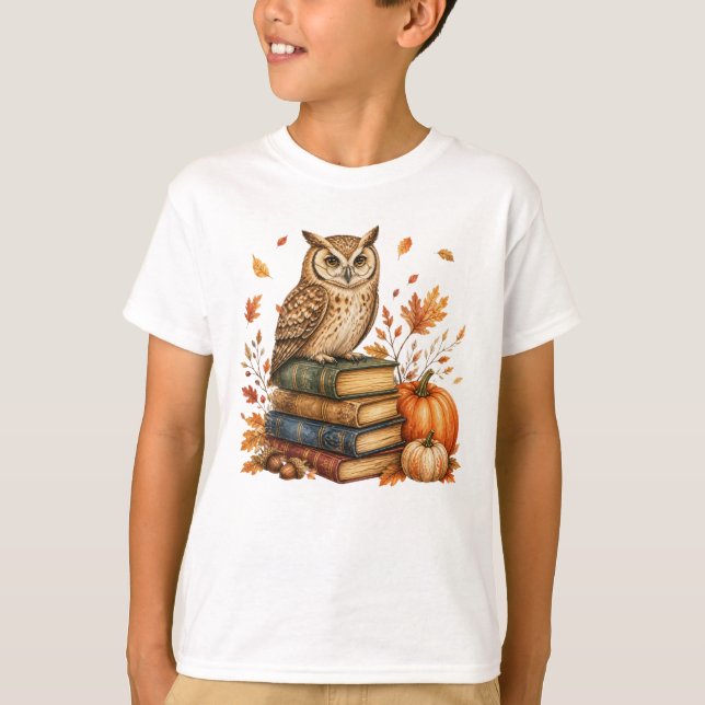 Läsande Uggla Höst Halloween  T Shirt (Framsida)