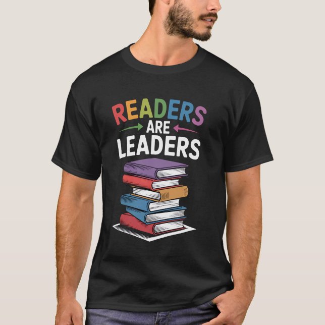 Läsare Är Ledare - Färgrik Bokstapeldesign T Shirt (Framsida)