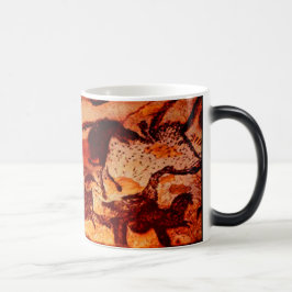Lascaux hästar och en tjur magisk mugg