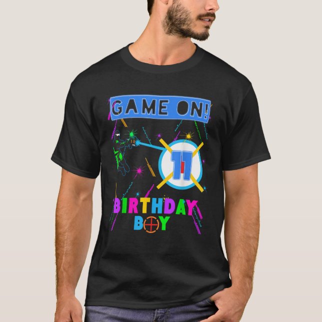 Laser Märkre Birthday Boy Party Gamer Gamer Age 11 T Shirt (Framsida)