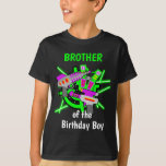 Laser märkre Brother of the Birthday Boy shirt T Shirt<br><div class="desc">Firar födelsedag med denna speciella t-shirt,  speciell och personlig design</div>