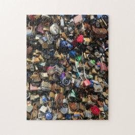 Låser på en Bridge Pussel