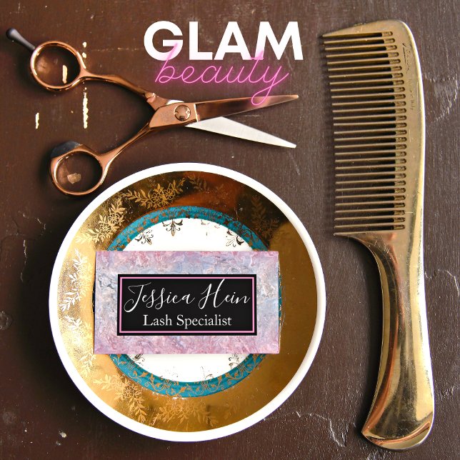 Lash Specialist Monogram Glitter Script Salon Visitkort (Skapare uppladdad)
