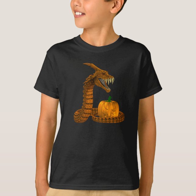Läskig orm som skyddar en pumpa t-shirt (Framsida)
