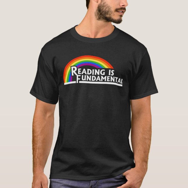 Läsning är grundläggande t shirt (Framsida)